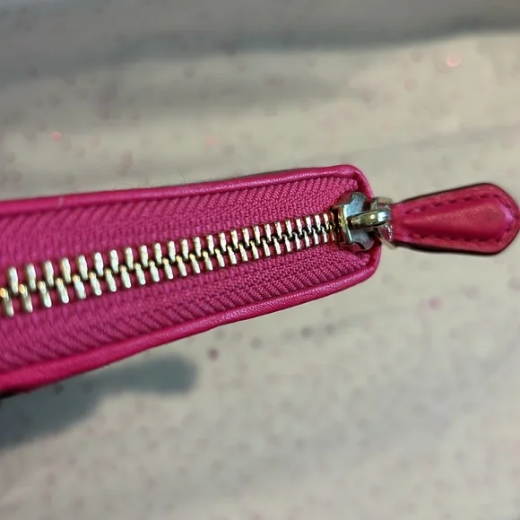 New Coach Accordion Zip Wallet - Picture 4 of 6